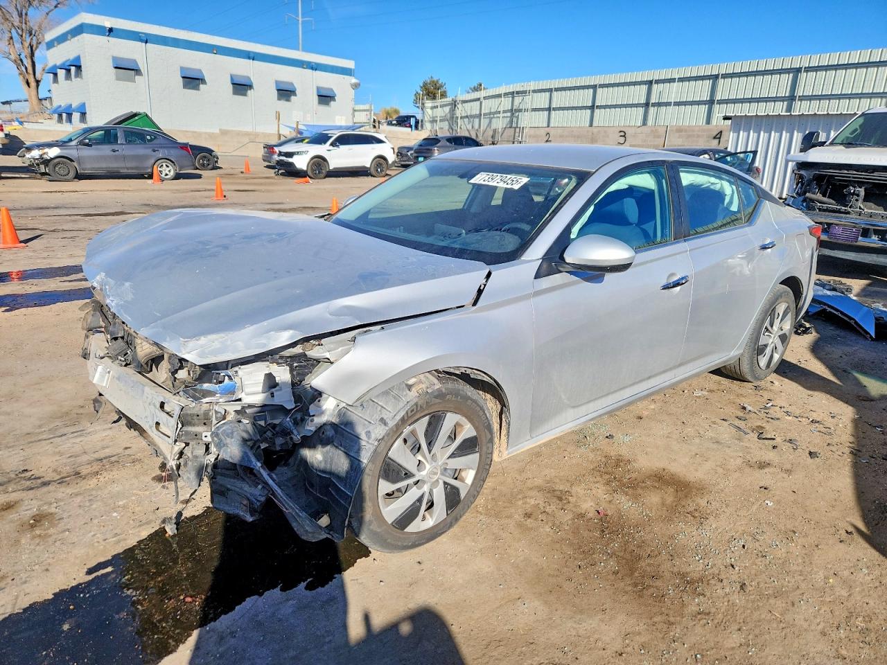 Salvage Nissan Altima Image