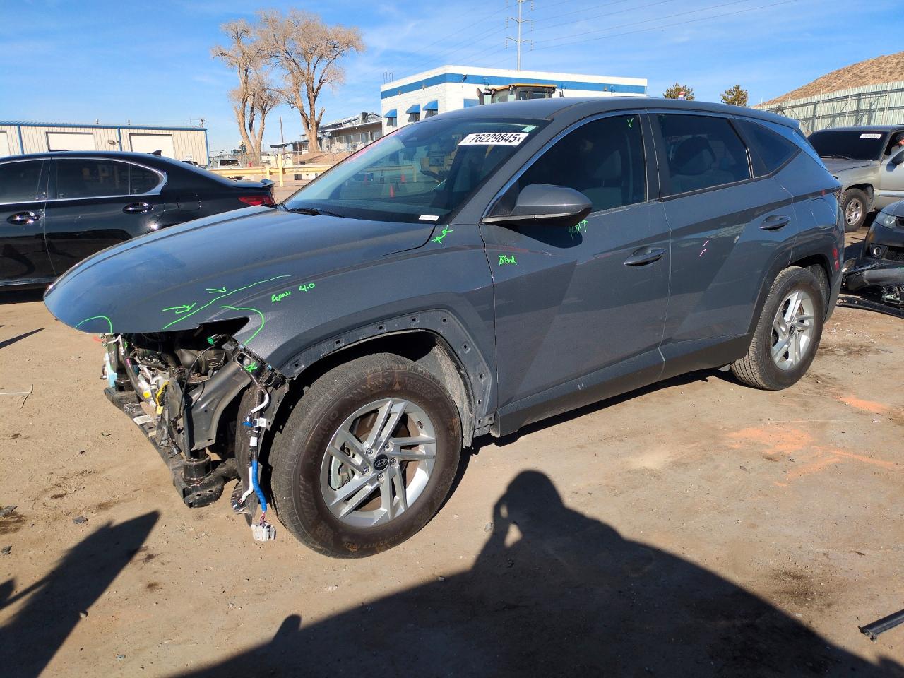 Salvage Hyundai TUCSON Image