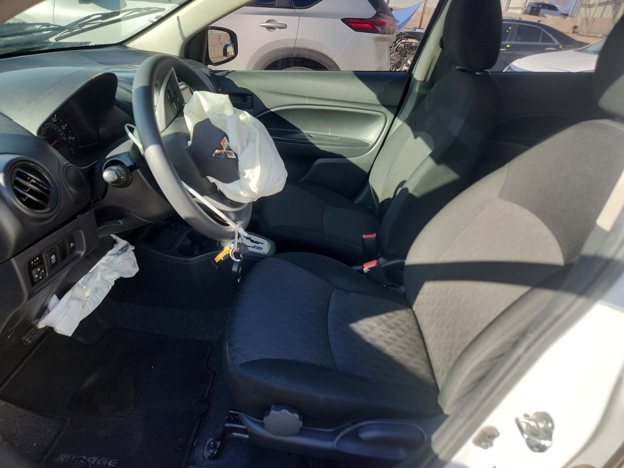 Mitsubishi Mirage Es