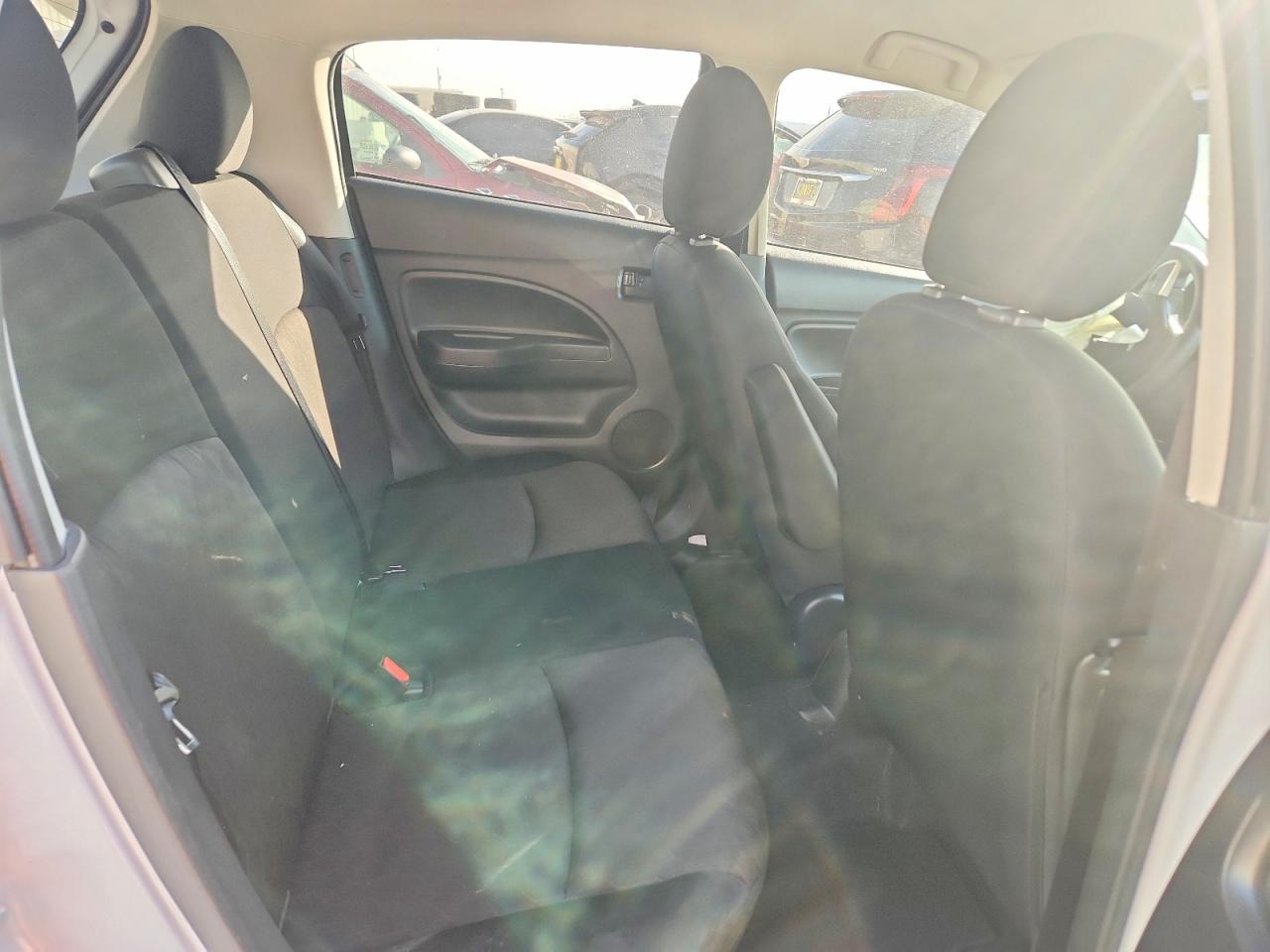 Mitsubishi Mirage Es