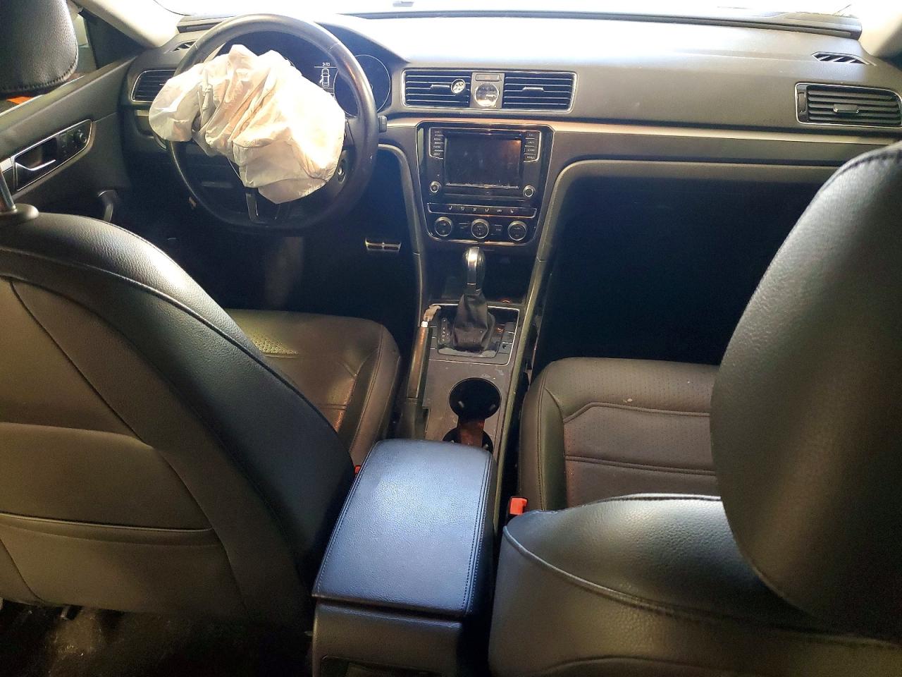 Volkswagen Passat R-line