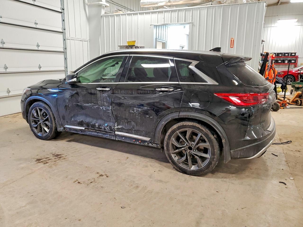 INFINITI Qx Essential