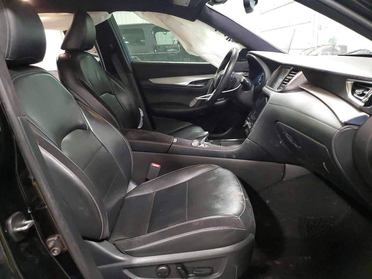 INFINITI Qx Essential
