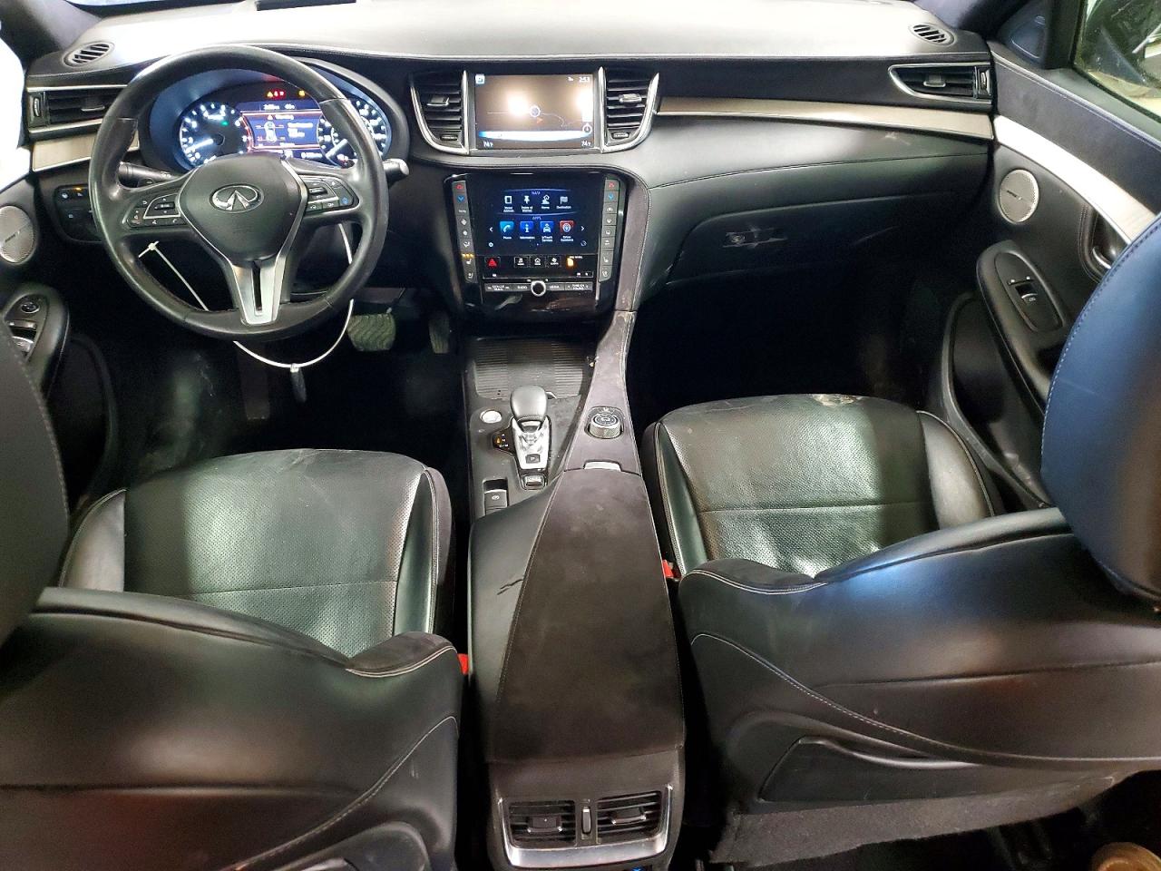 INFINITI Qx Essential