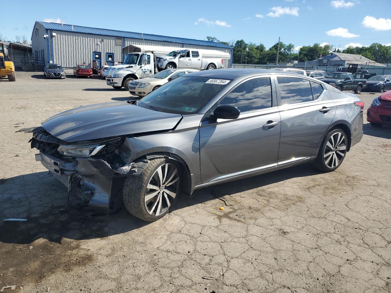 Salvage Nissan Altima Image