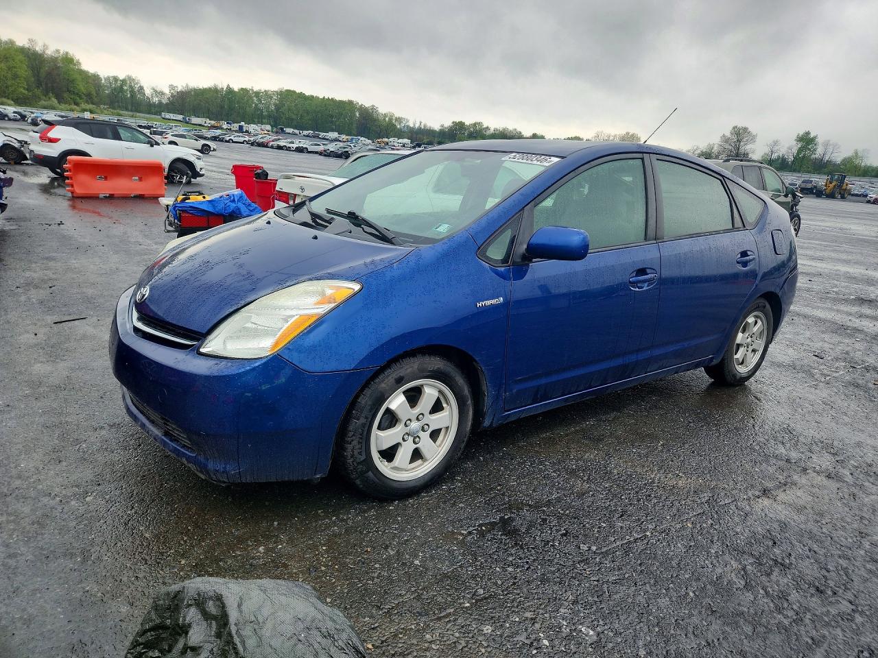 Salvage Toyota Prius Image