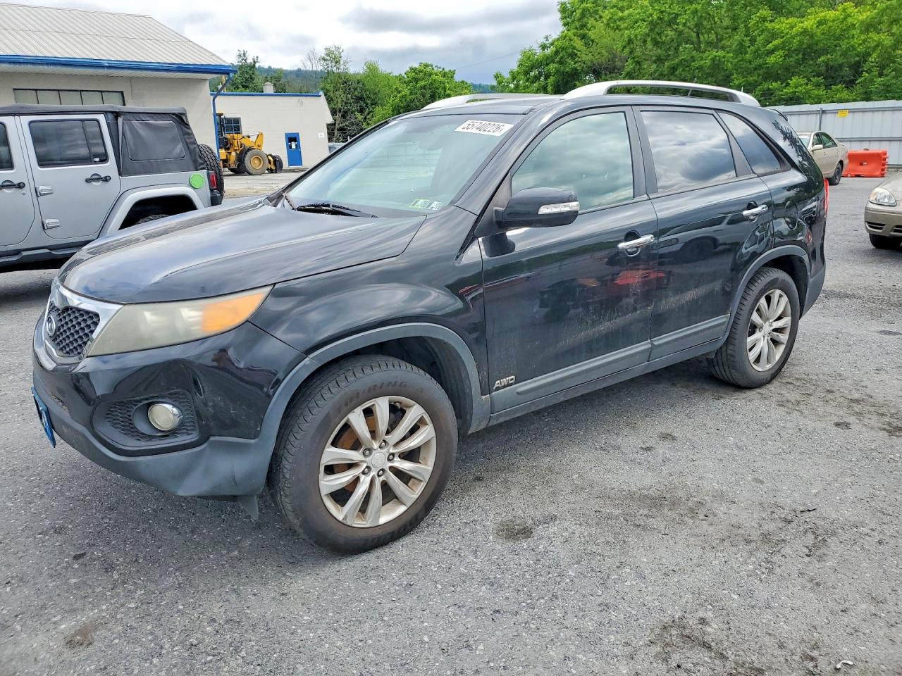 Salvage Kia Sorento Image