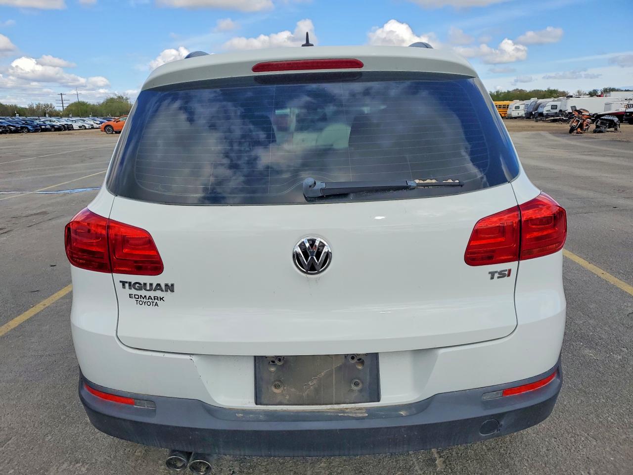 Volkswagen Tiguan S