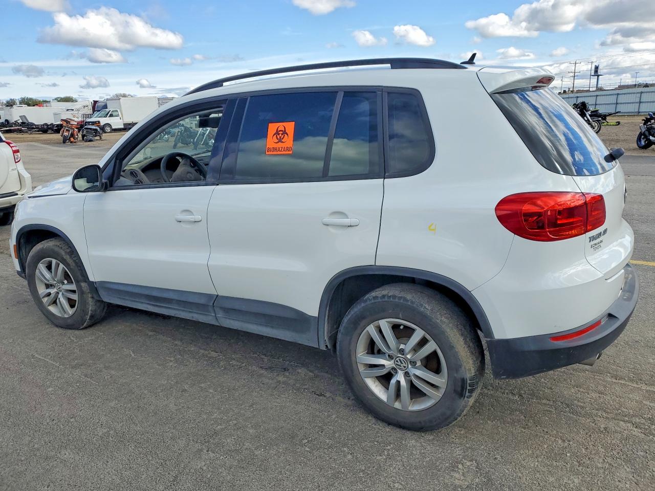 Volkswagen Tiguan S