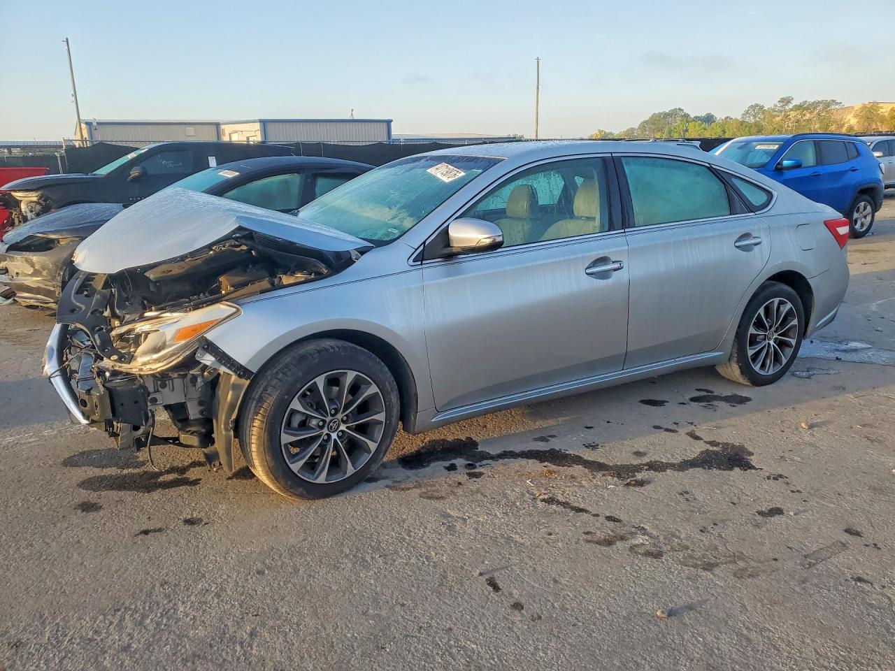 Salvage Toyota Avalon Image