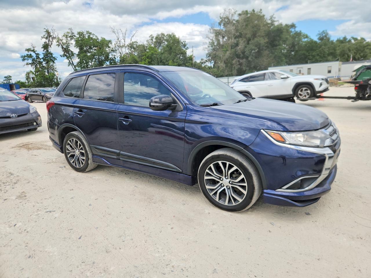 Mitsubishi Outlander Se