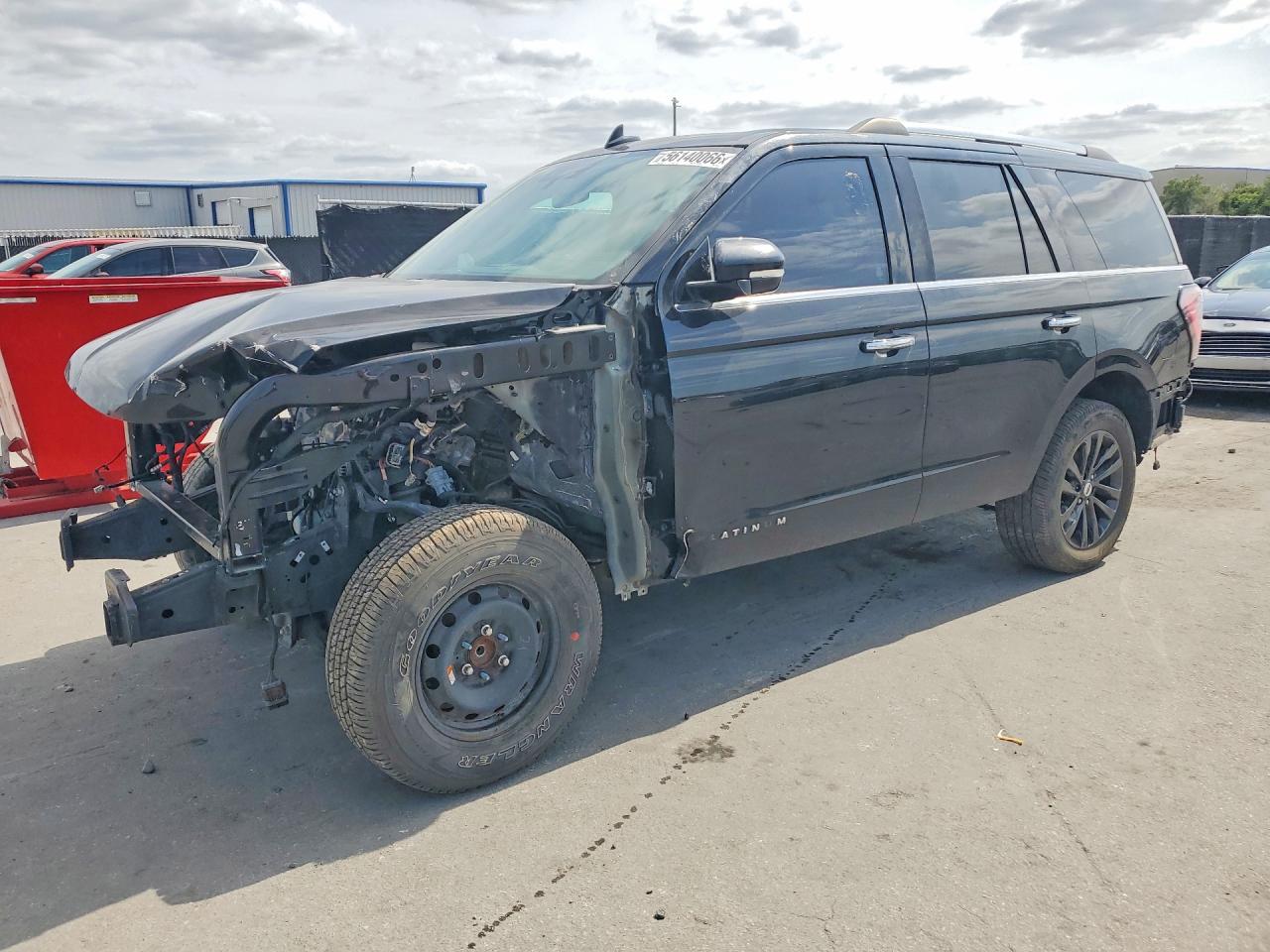 Salvage Ford Expedition Image