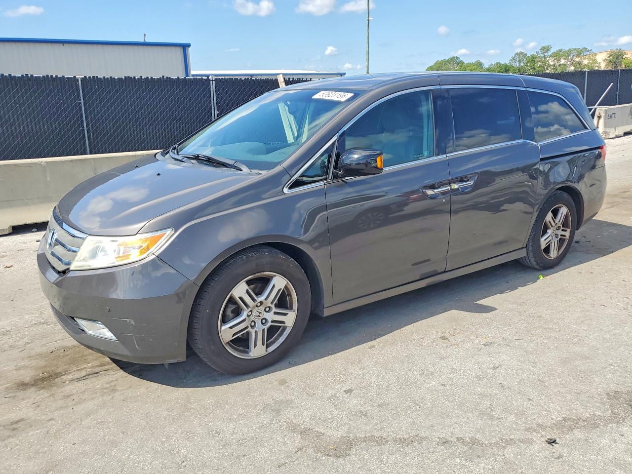 Salvage Honda Odyssey Image
