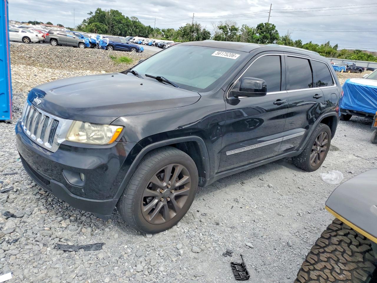 Salvage Jeep Cherokee Image