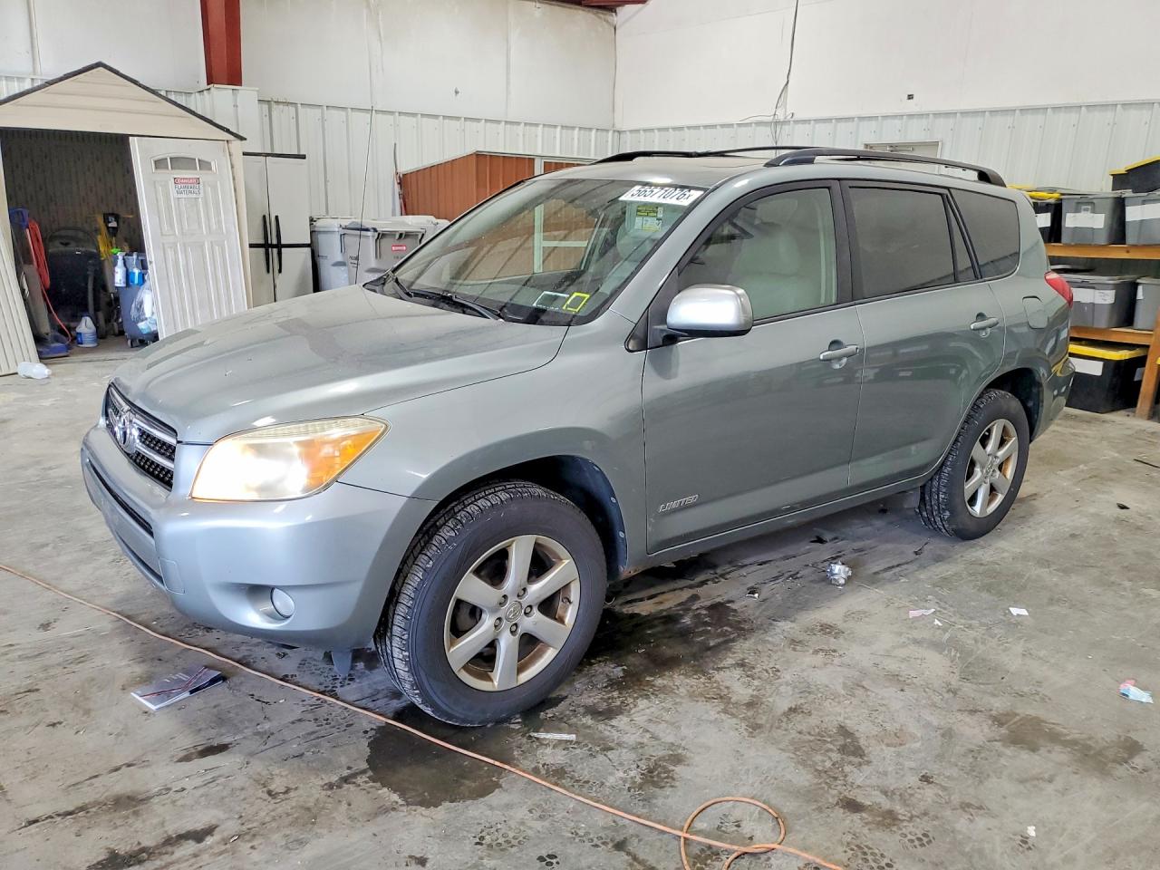 Salvage Toyota RAV4 Image