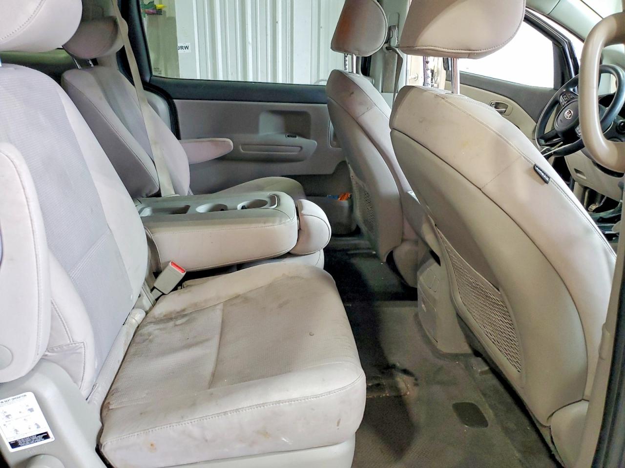 Kia Sedona Lx