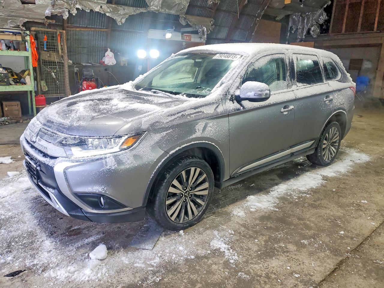 Salvage Mitsubishi Outlander Image