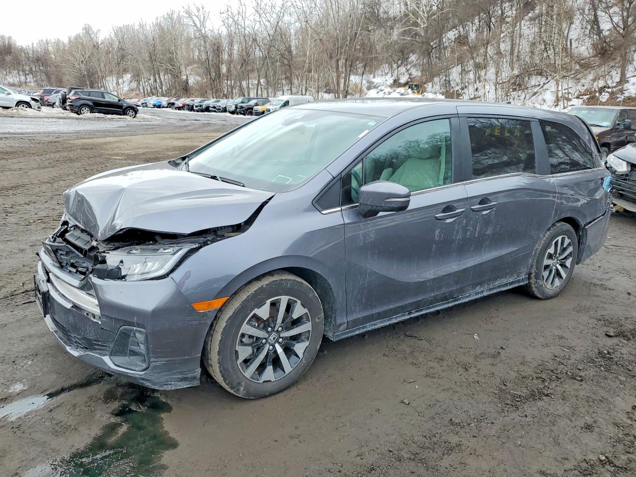 Salvage Honda Odyssey Image