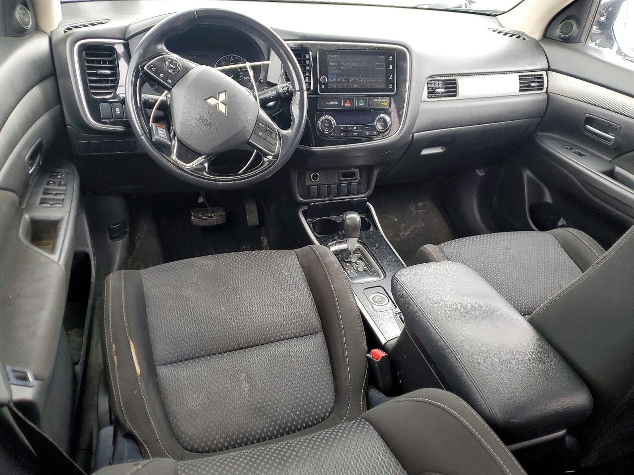 Mitsubishi Outlander Se