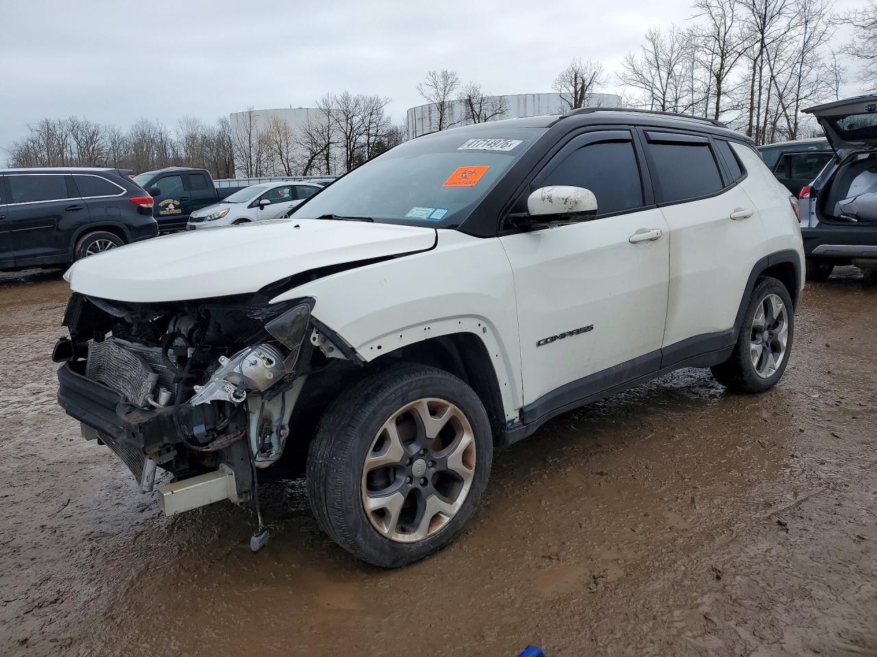 Salvage Jeep Compass Image