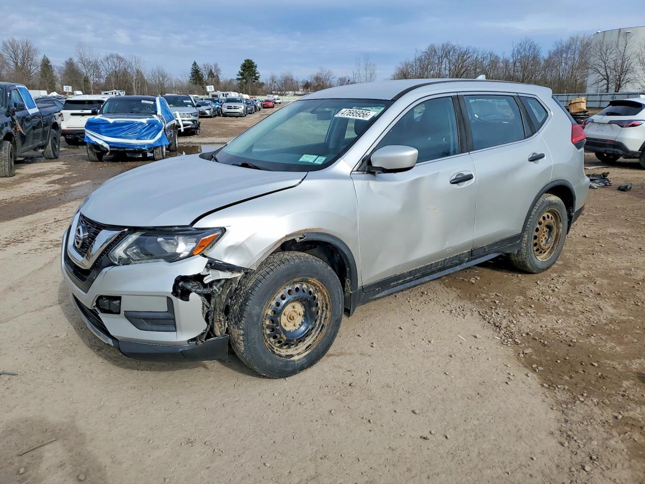 Salvage Nissan Rogue Image