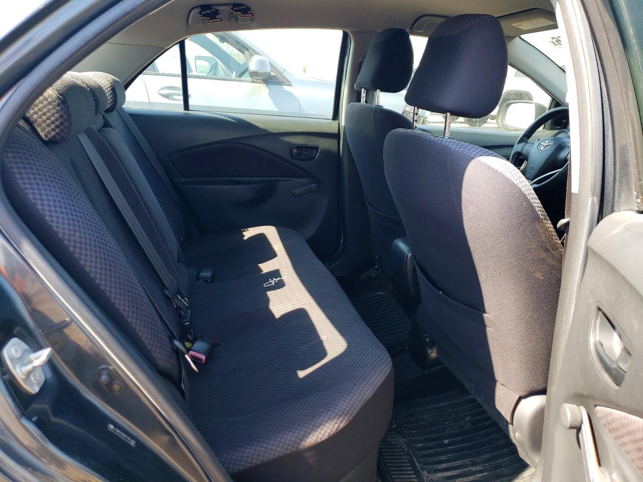 Toyota Yaris Base