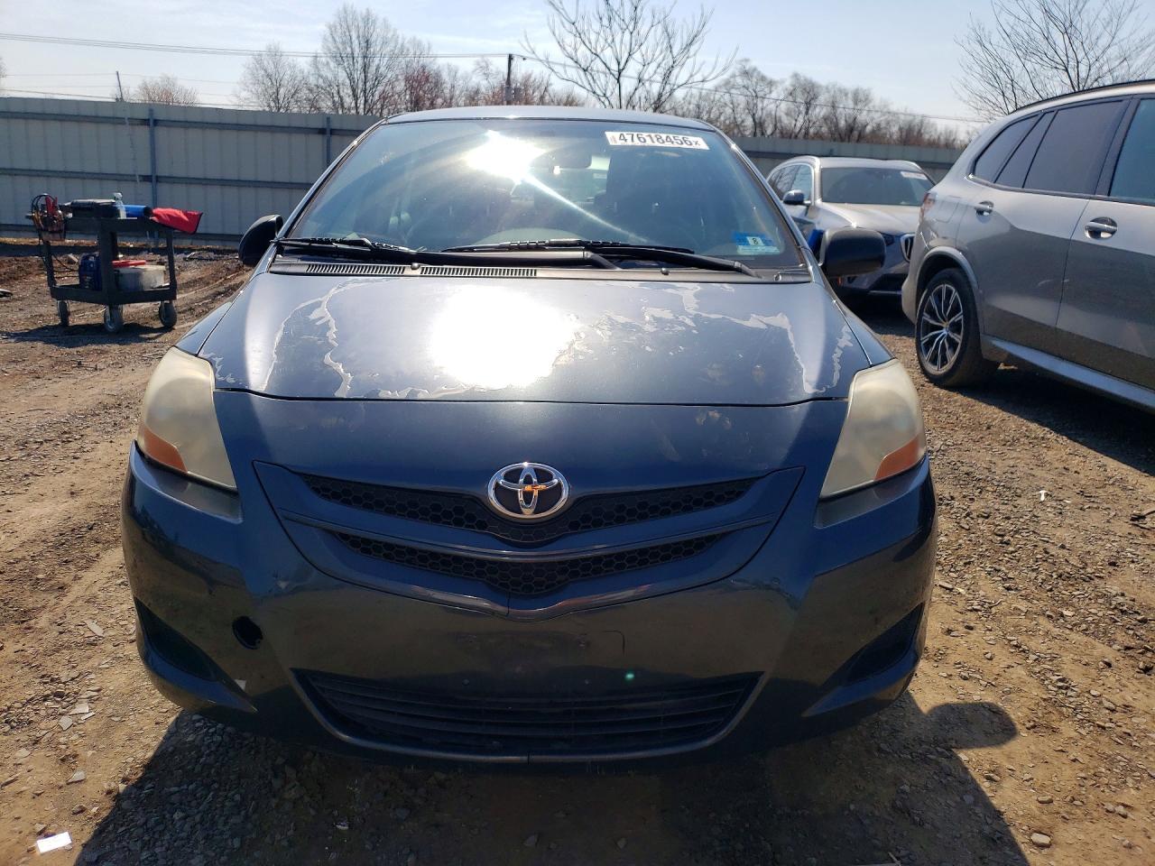 Toyota Yaris Base