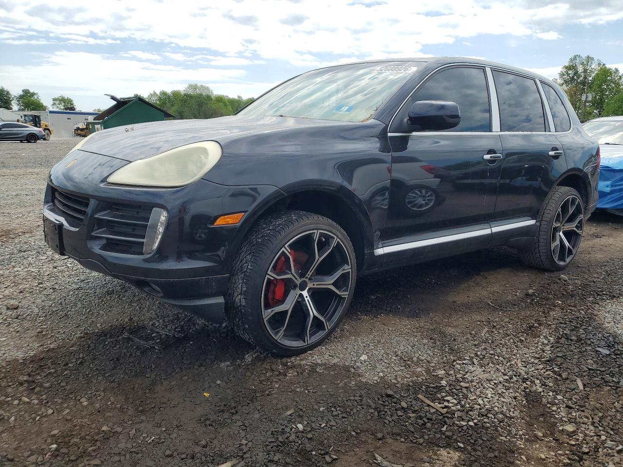 Salvage Porsche Cayenne Image