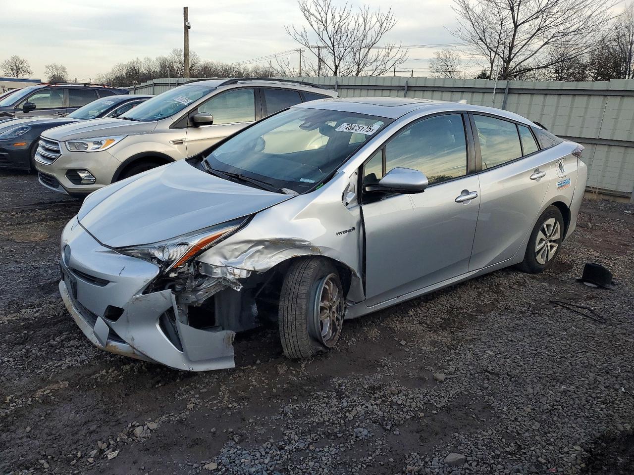 Salvage Toyota Prius Image