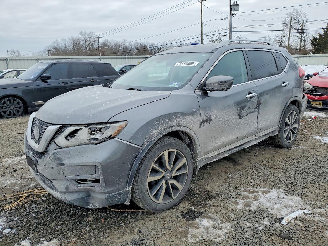 Salvage Nissan Rogue Image