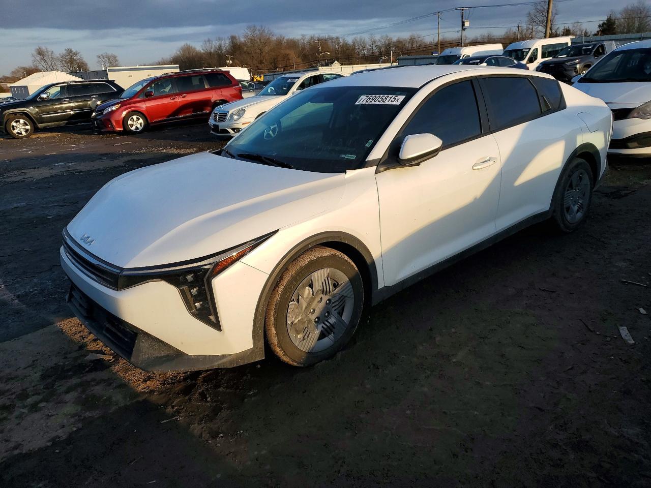 Salvage Kia K4 Lx Image