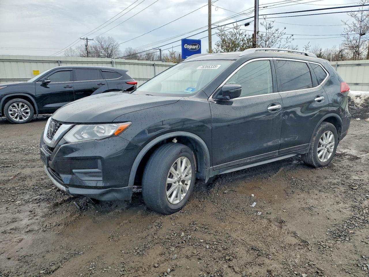 Salvage Nissan Rogue Image
