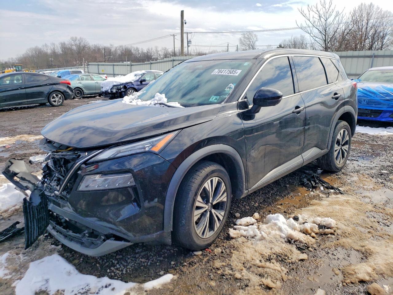 Salvage Nissan Rogue Image