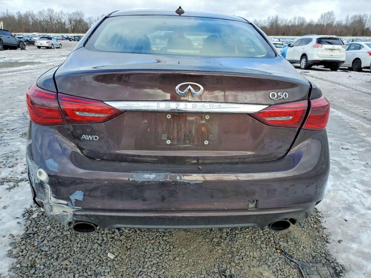 INFINITI Q50 Luxe