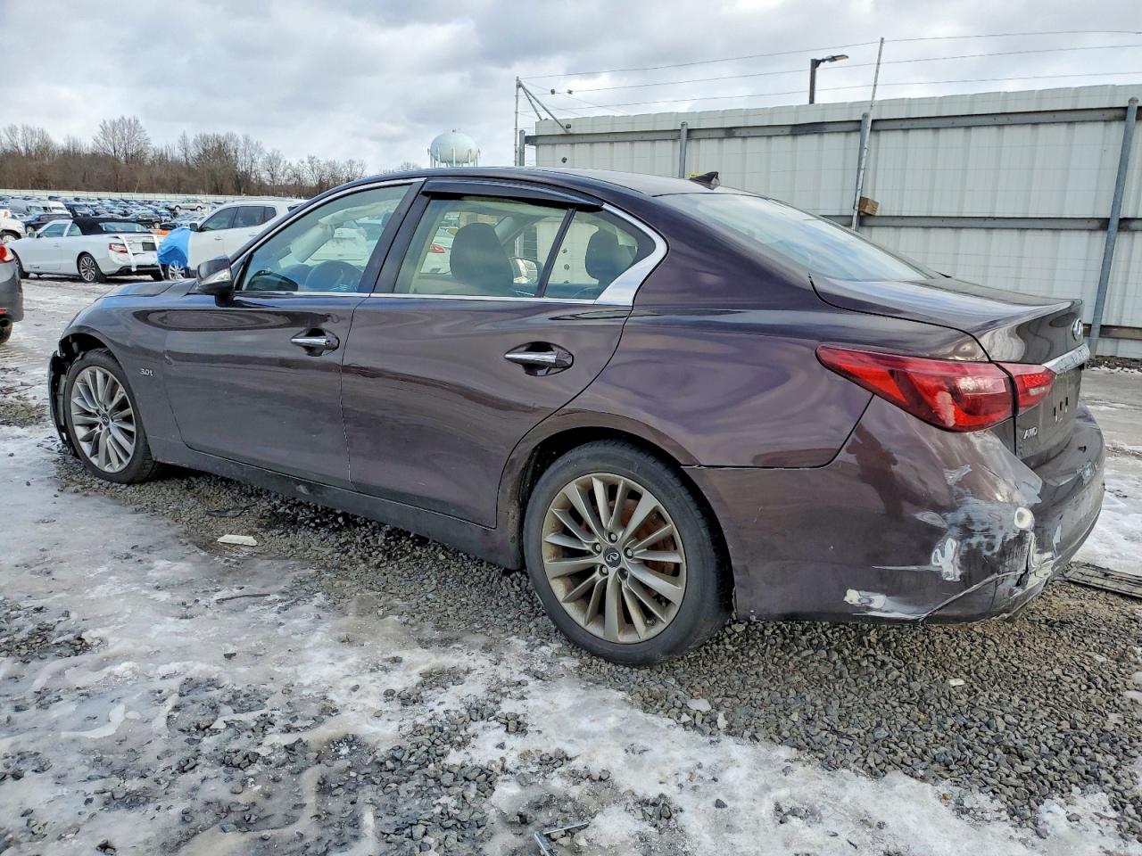 INFINITI Q50 Luxe