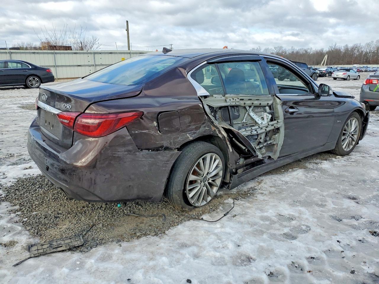 INFINITI Q50 Luxe