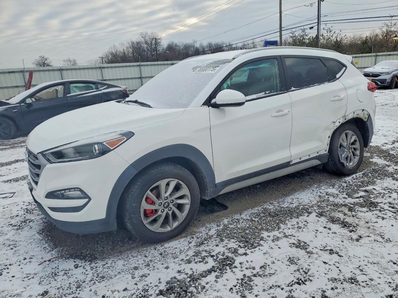 Salvage Hyundai TUCSON Image