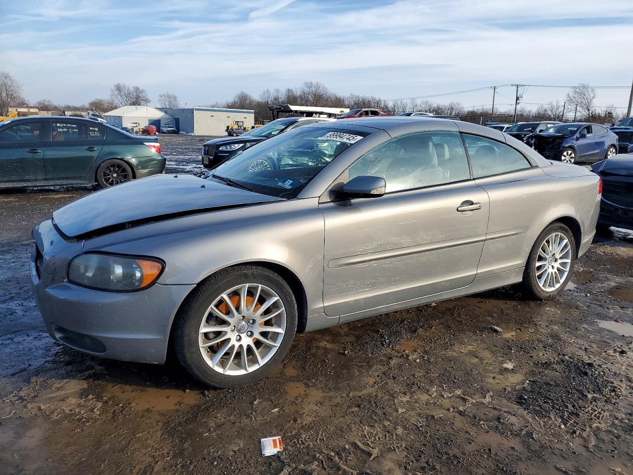 Salvage Volvo C70 Image