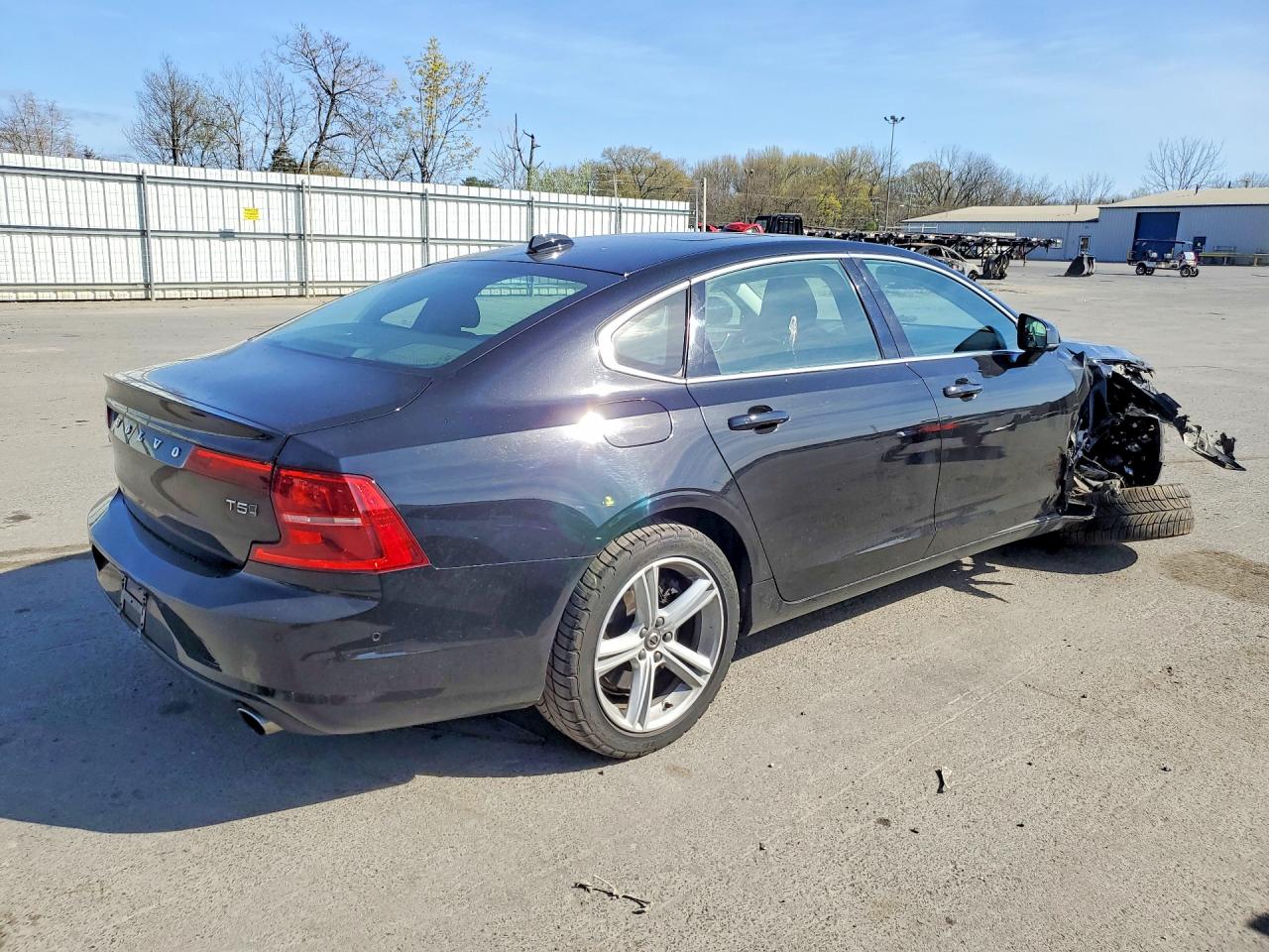 Volvo S90 T5 Momentum