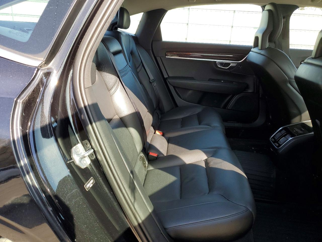 Volvo S90 T5 Momentum