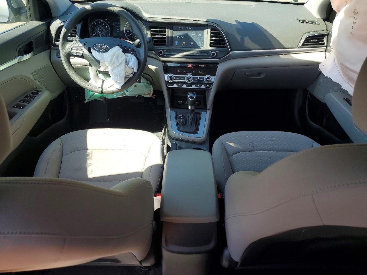 Hyundai ELANTRA Sel