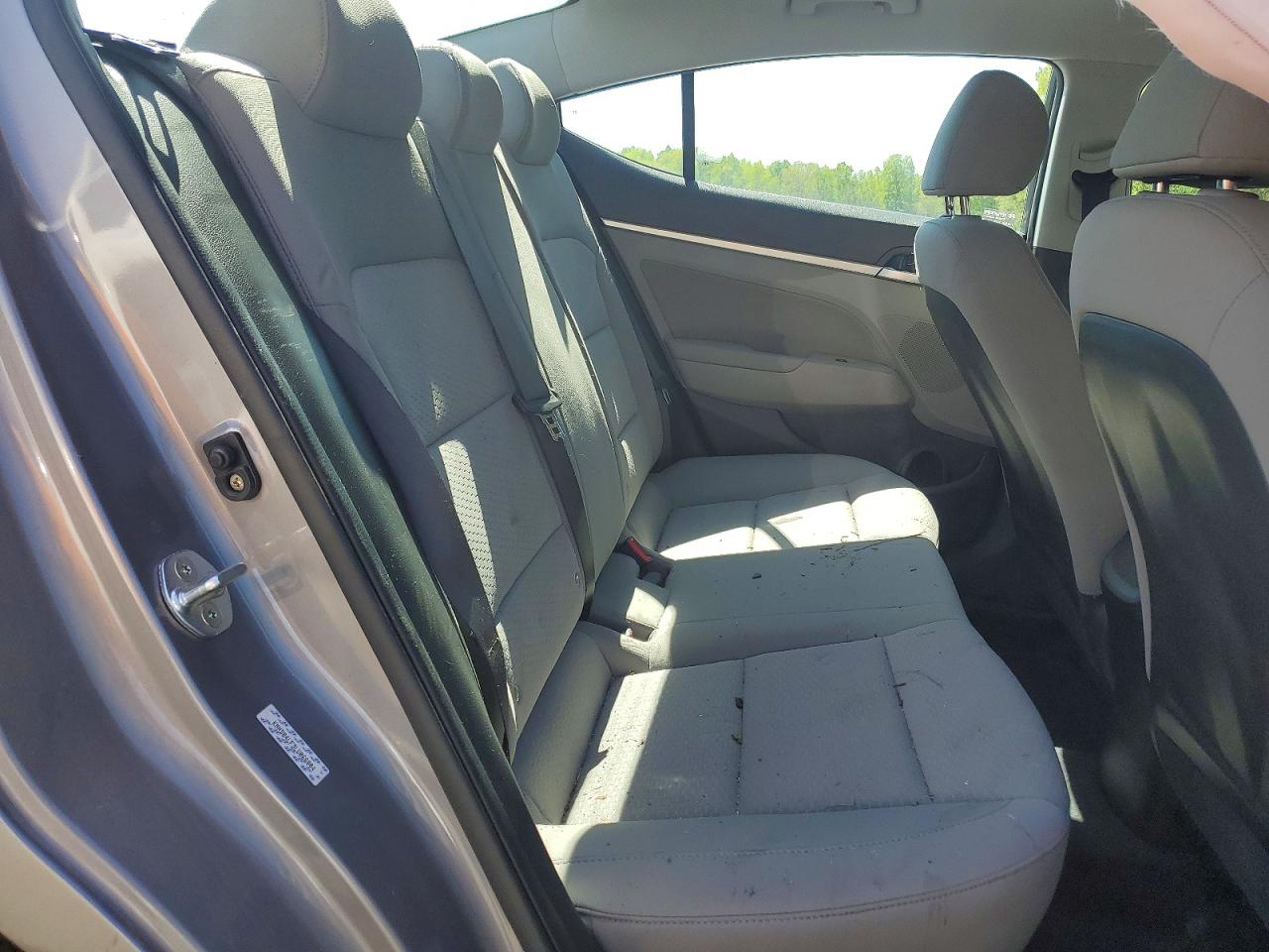 Hyundai ELANTRA Sel