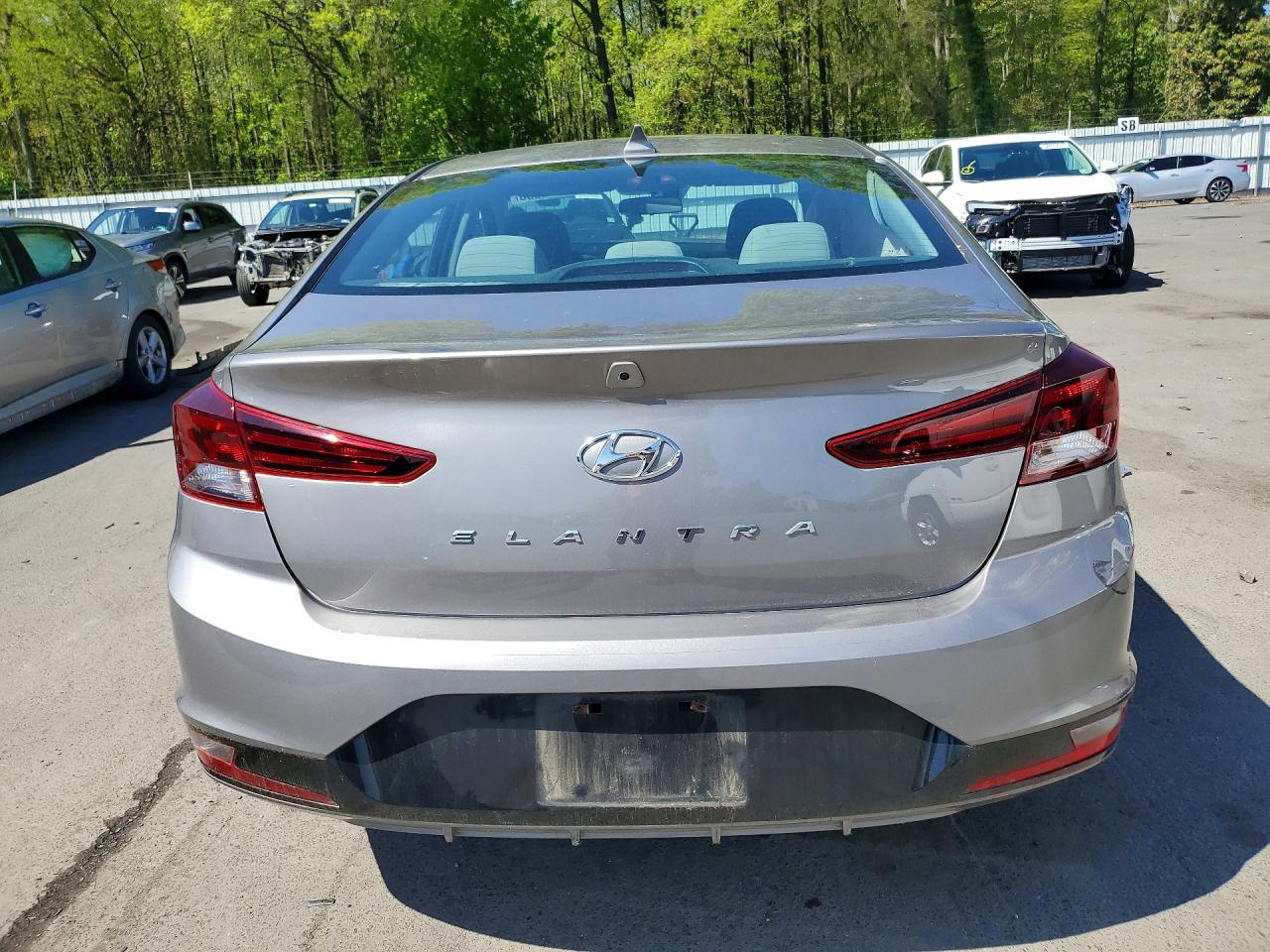 Hyundai ELANTRA Sel
