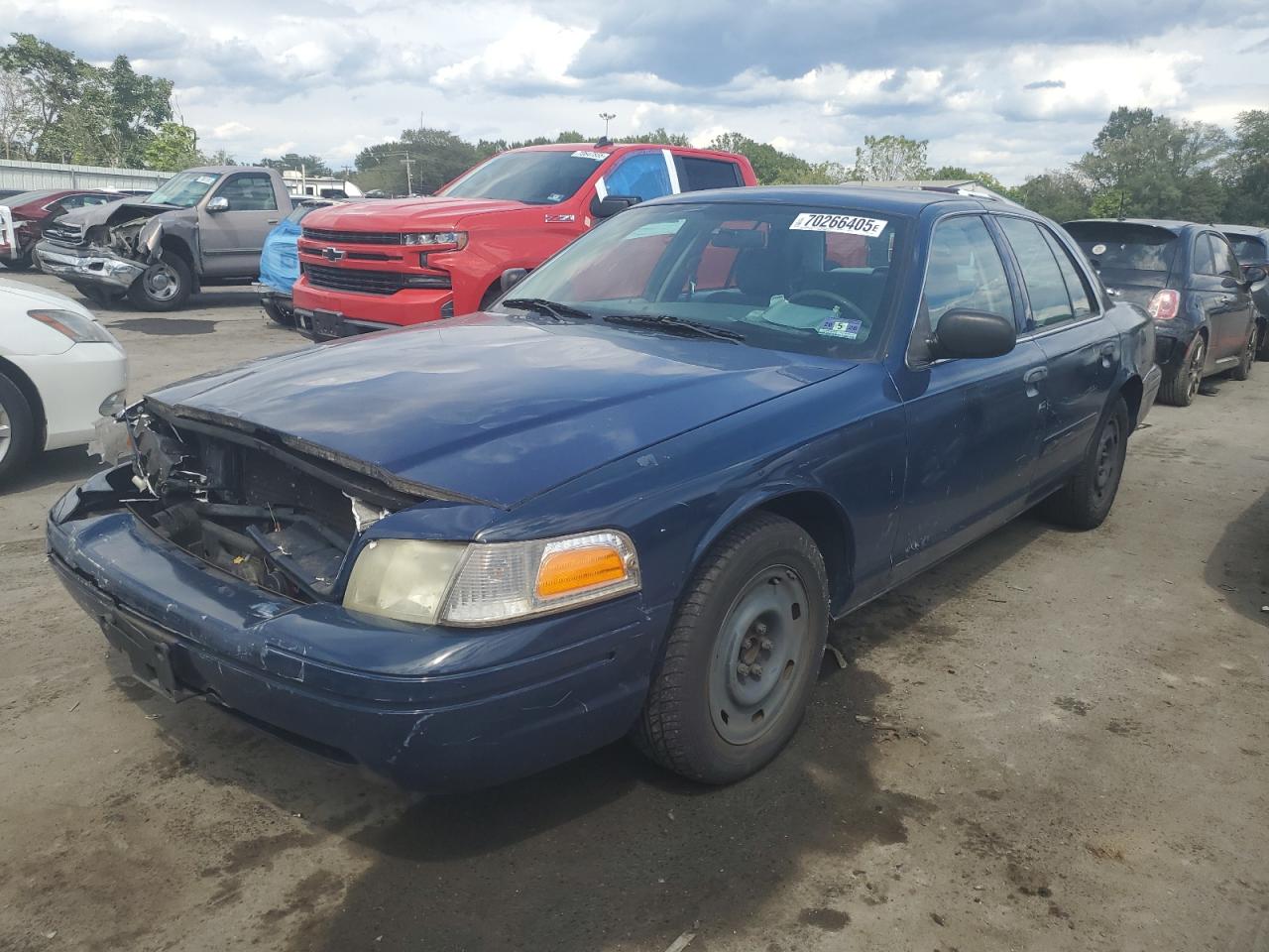 Salvage Ford Crown Vic Image
