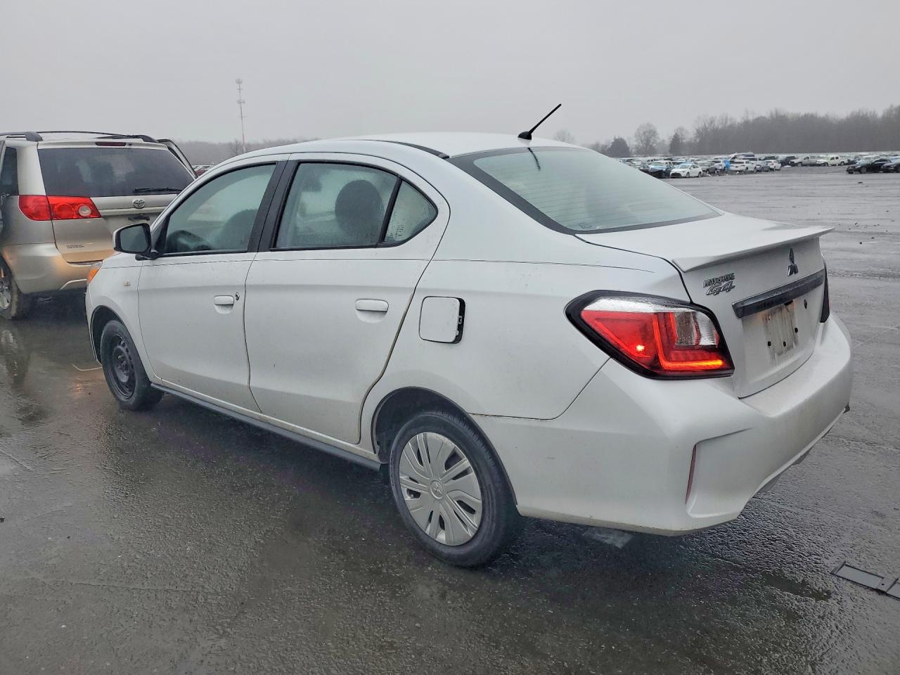 Mitsubishi Mirage G4 Es