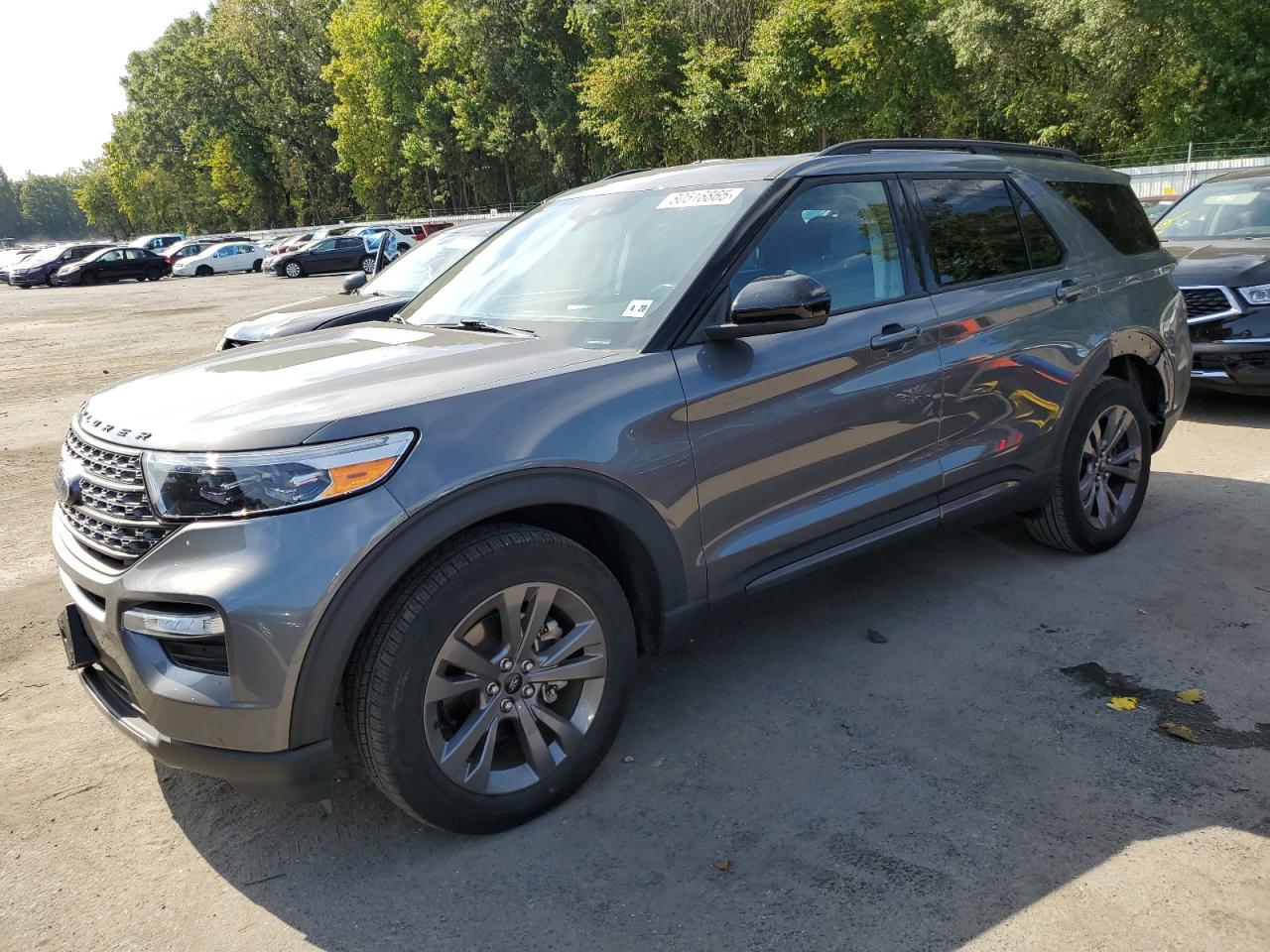 Salvage Ford Explorer Image