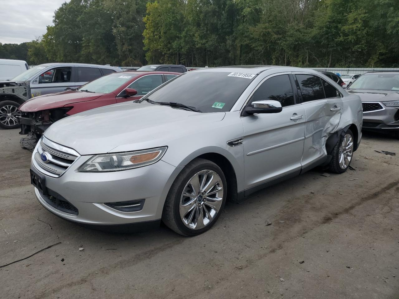 Salvage Ford Taurus Image