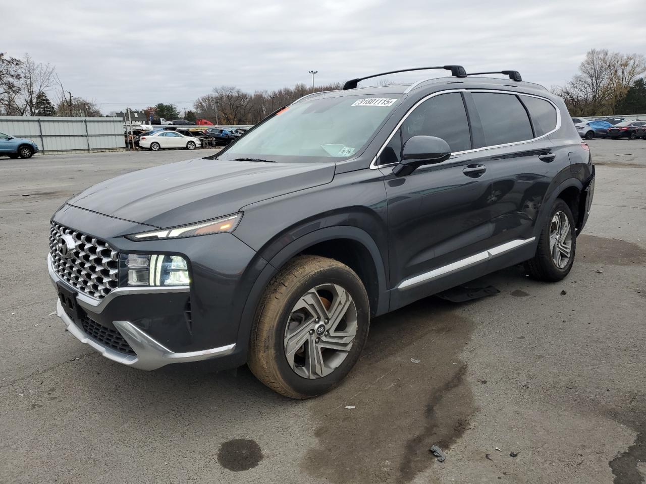Salvage Hyundai SANTA FE Image