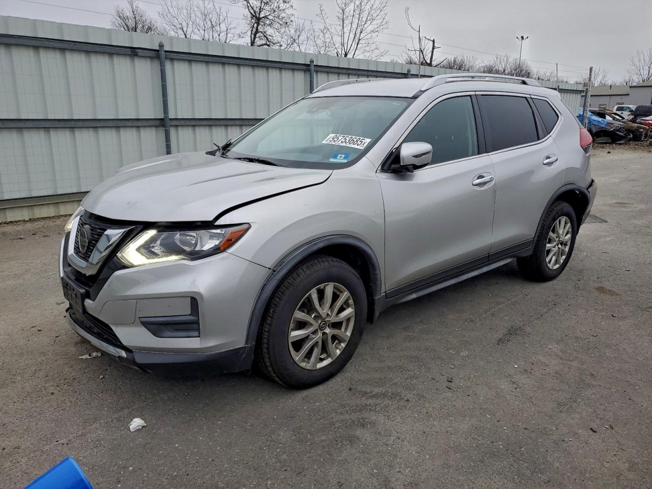 Salvage Nissan Rogue Image