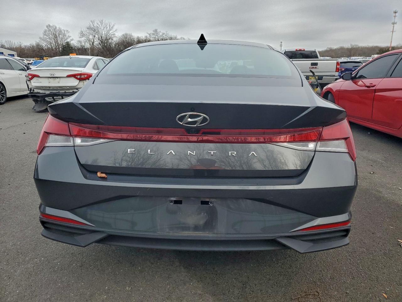 Hyundai ELANTRA Sel